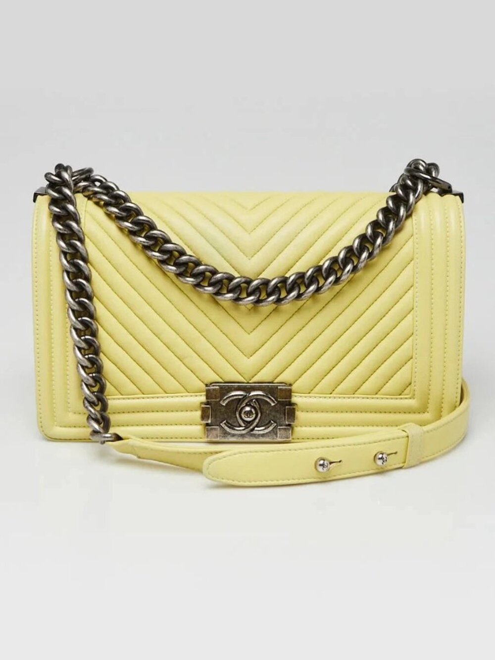 Chanel Light Green Chevron Quilted Lambskin Leather Medium Boy Flap Bag - Picture 2 of 9